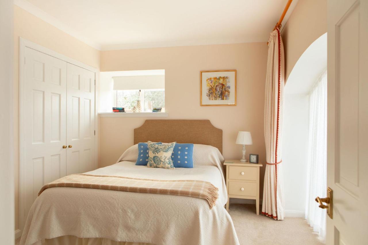 Kildary Balnagown Estates Peat Cottage מראה חיצוני תמונה